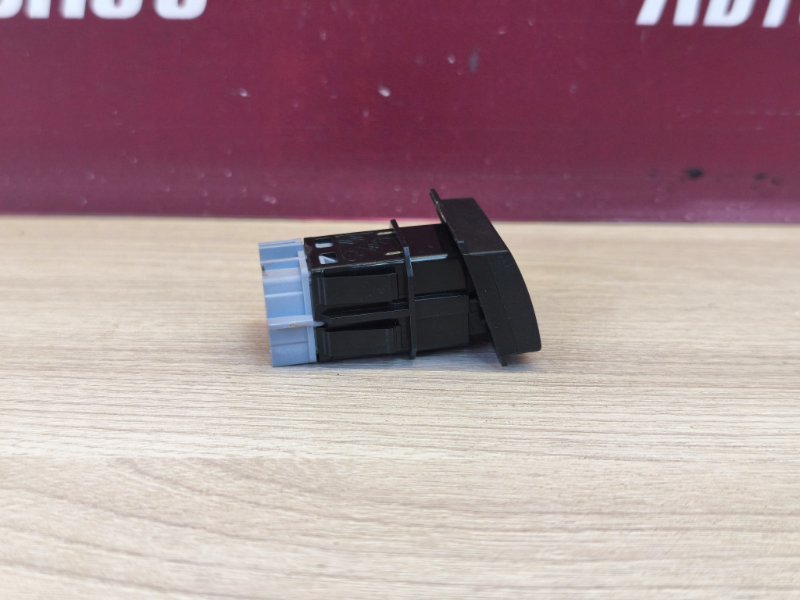 Кнопка центрального замка