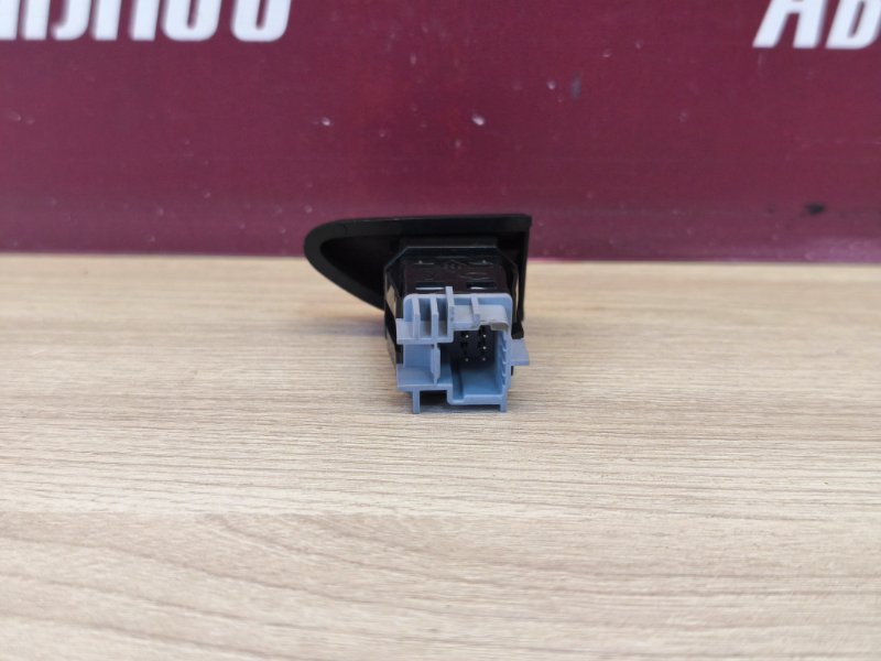 Кнопка центрального замка