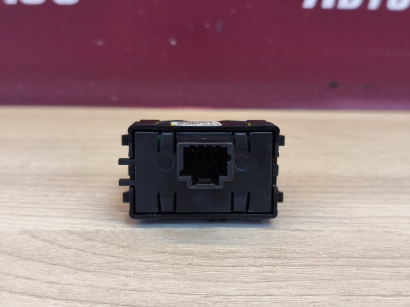 Кнопка блокировки стеклоподъемников