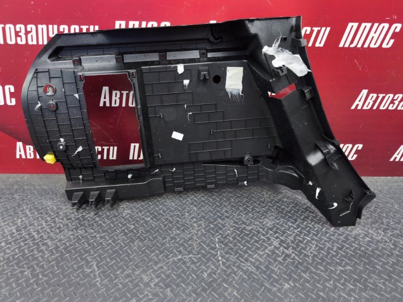 Обшивка багажника