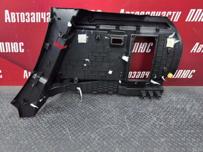 Обшивка багажника