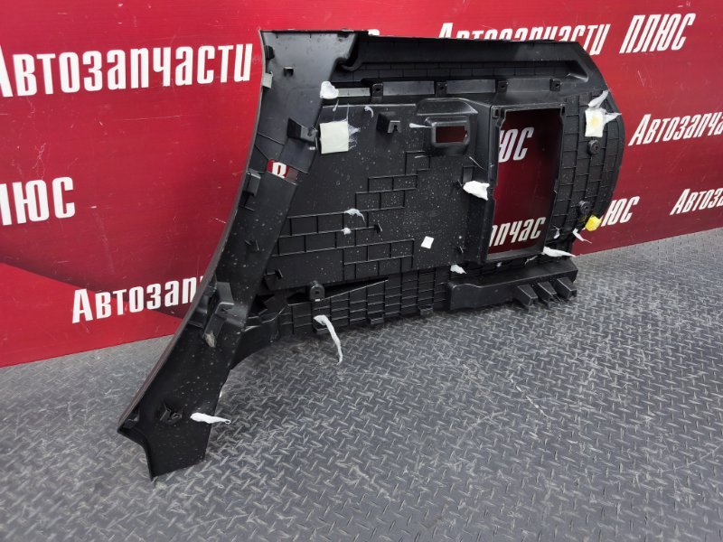 Обшивка багажника