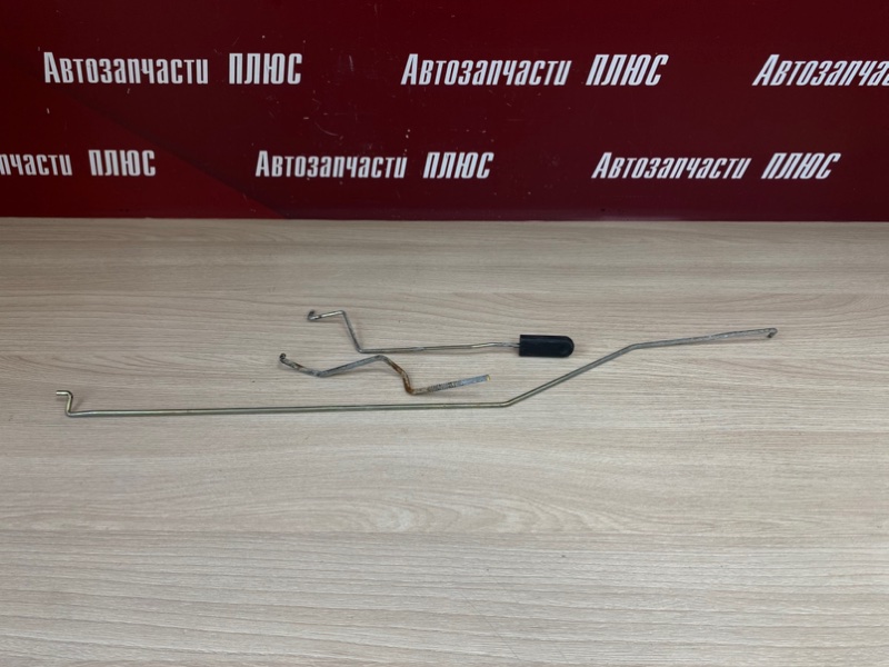 Тяга замка двери