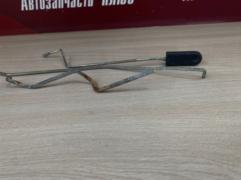 Тяга замка двери