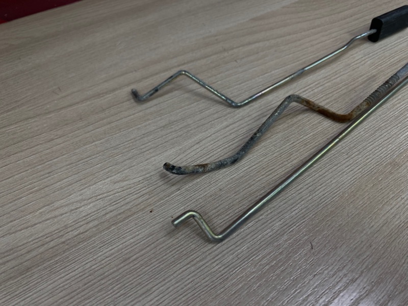 Тяга замка двери