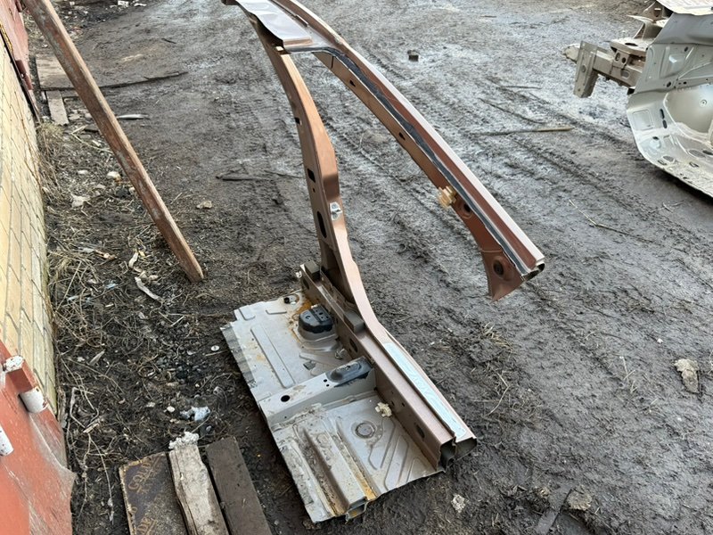 средняя стойка