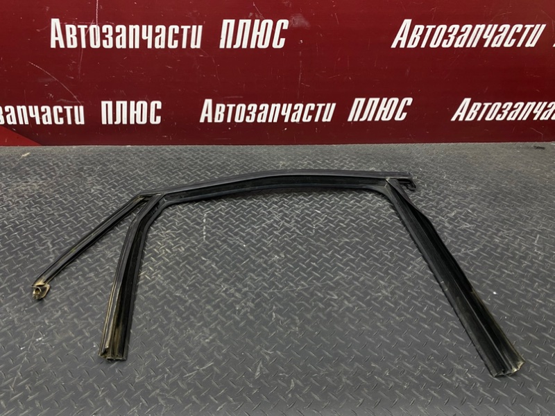 Уплотнитель рамки двери