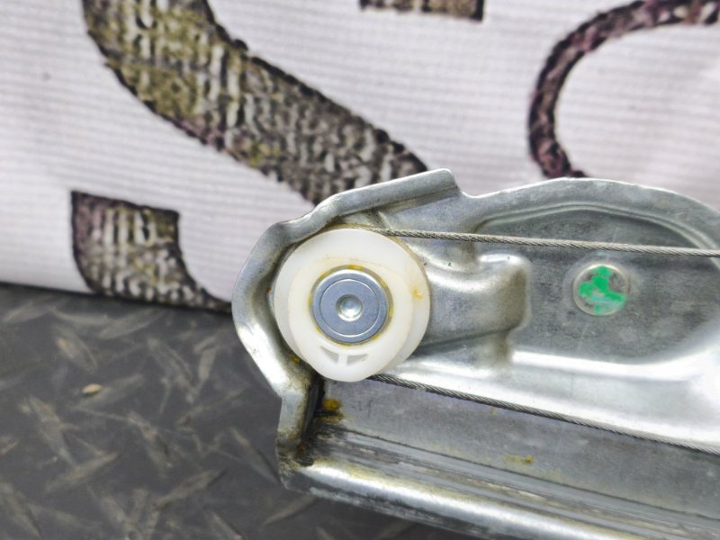 Стеклоподъемник    двери