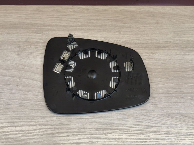 Зеркальный элемент