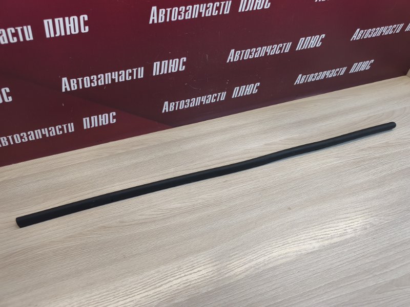 Уплотнительная резинка боковой двери