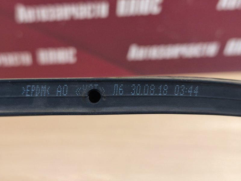 Уплотнительная резинка боковой двери