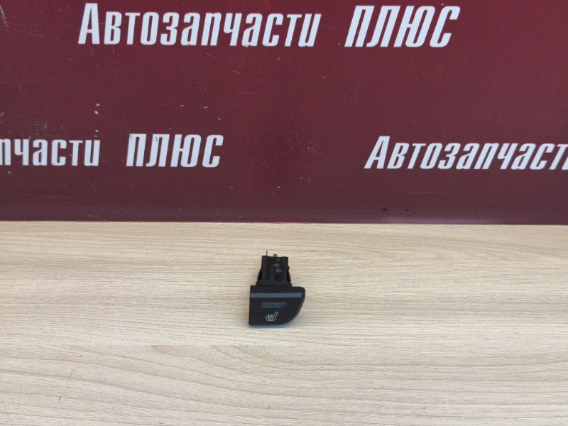 Кнопка обогрева сидений