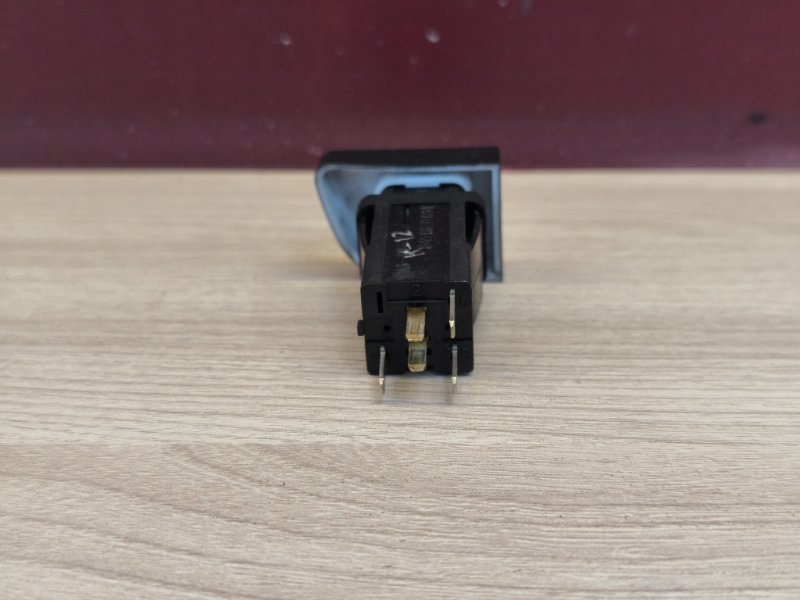 Кнопка обогрева сидений