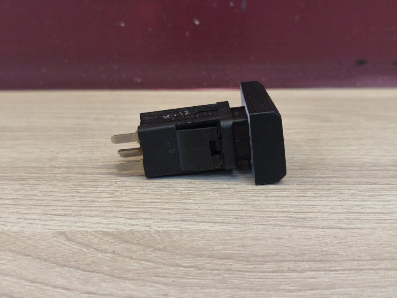 Кнопка обогрева сидений