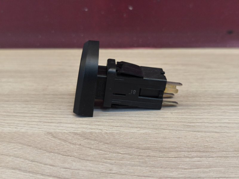 Кнопка обогрева сидений