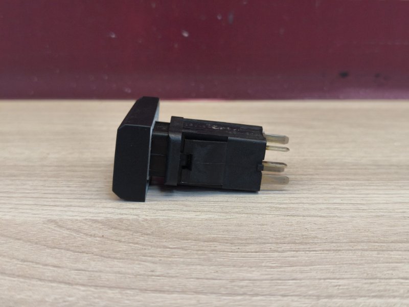 Кнопка обогрева сидений