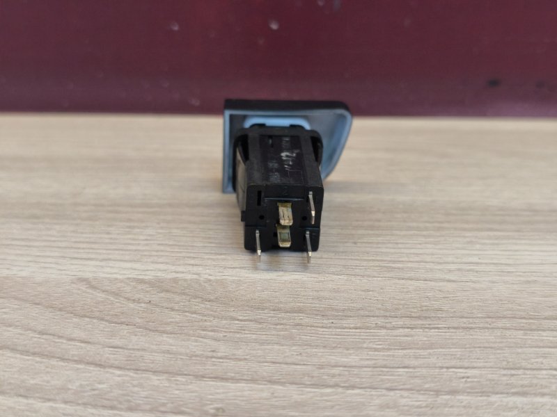 Кнопка обогрева сидений