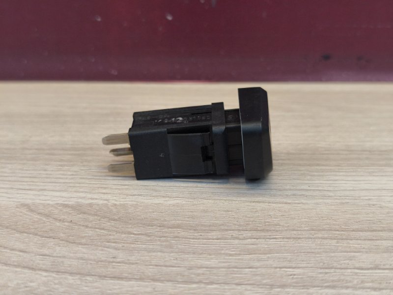 Кнопка обогрева сидений