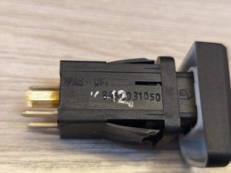 Кнопка обогрева сидений