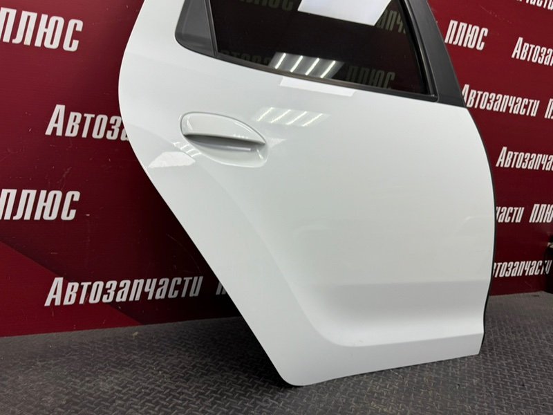 Дверь боковая