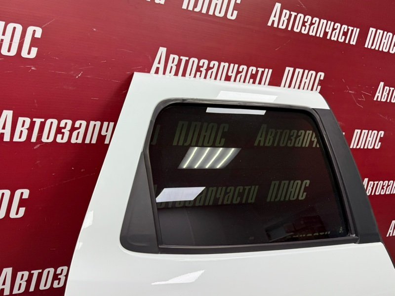 Дверь боковая