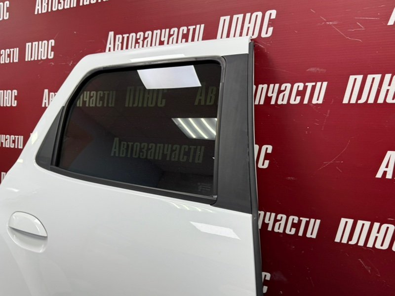 Дверь боковая