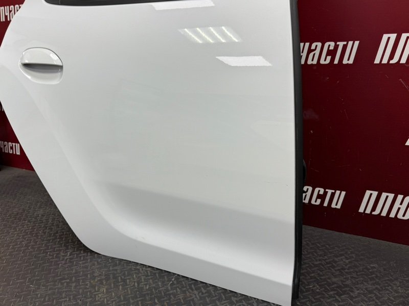 Дверь боковая