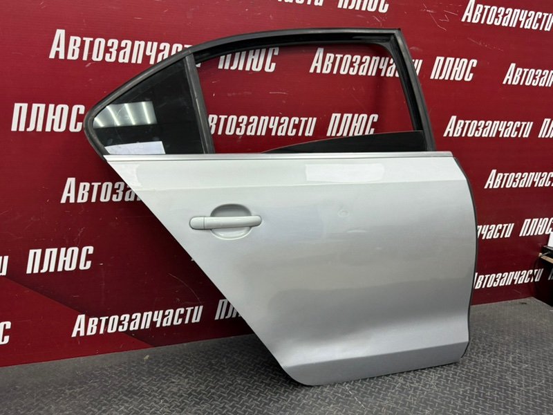 Дверь боковая