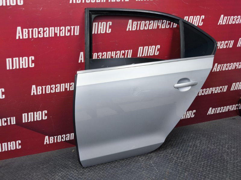 Дверь боковая