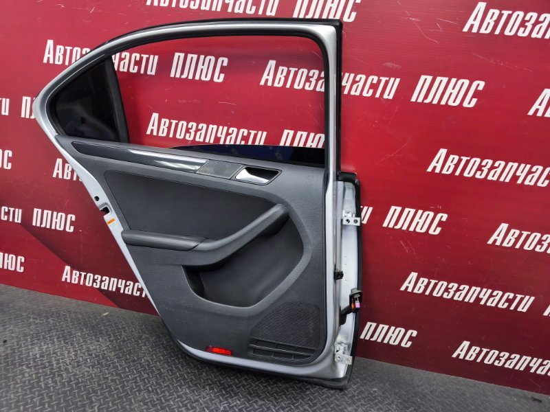 Дверь боковая