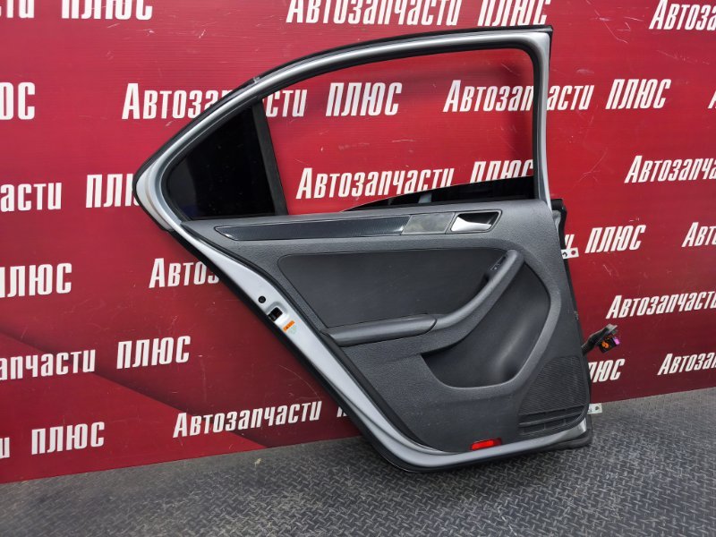 Дверь боковая