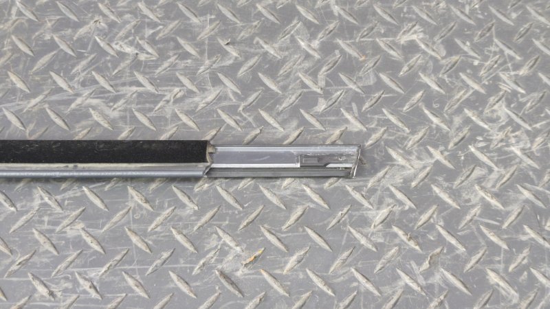 Уплотнитель стекла двери внешний