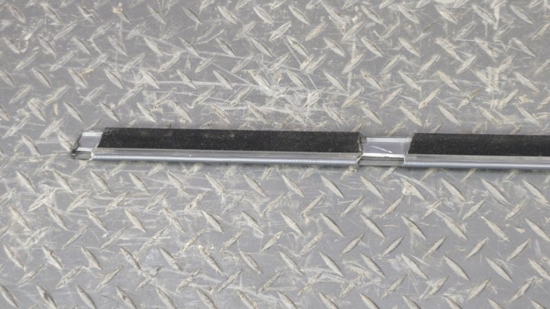 Уплотнитель стекла двери внешний