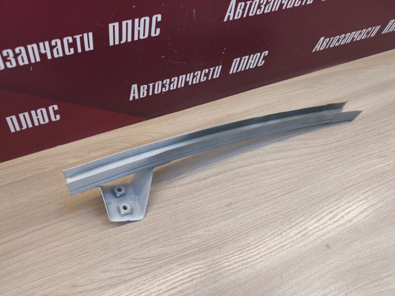 Направляющая стекла     двери