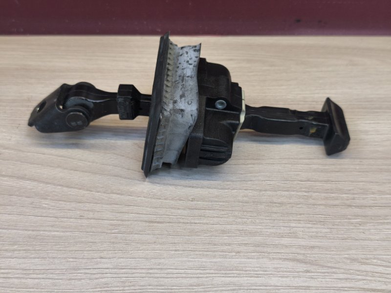 Ограничитель двери