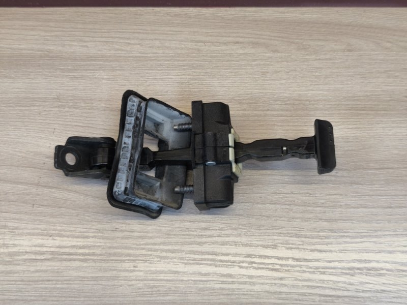 Ограничитель двери