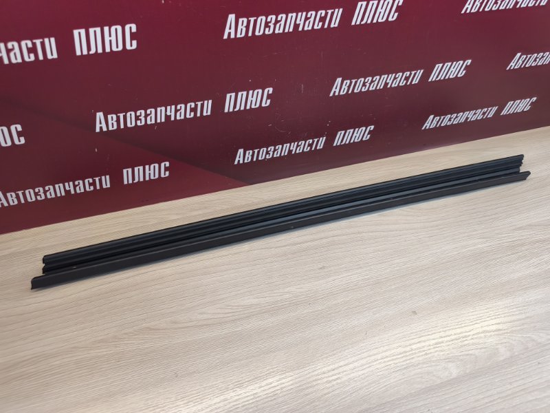 Уплотнитель стекла двери внутренний