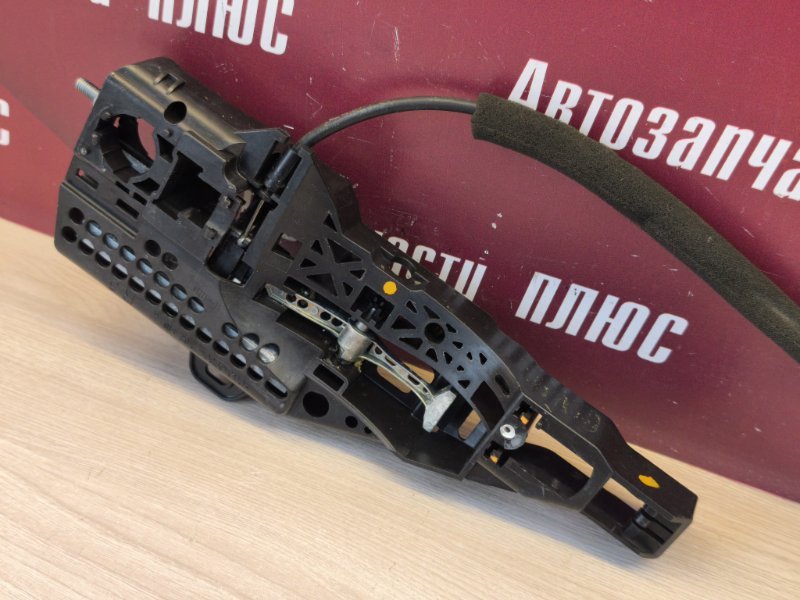 Кронштейн ручки двери