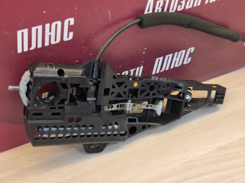 Кронштейн ручки двери