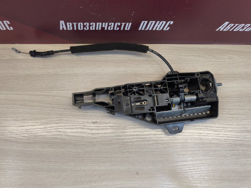 Кронштейн ручки двери