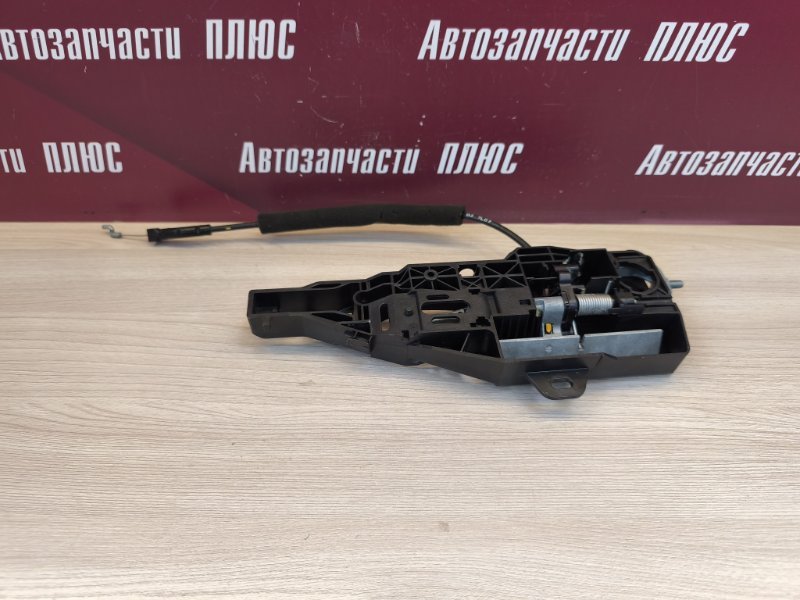 Кронштейн ручки двери