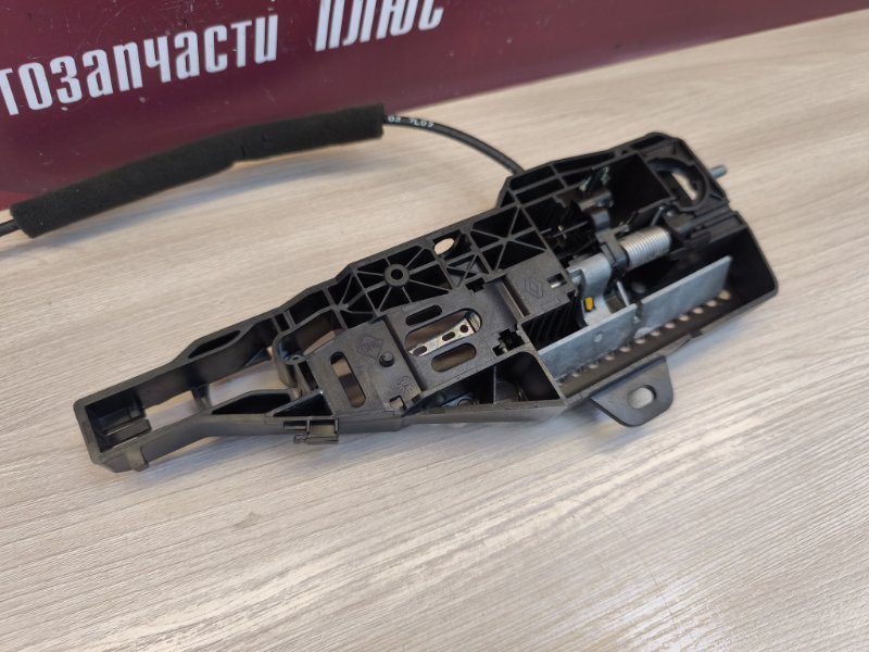 Кронштейн ручки двери