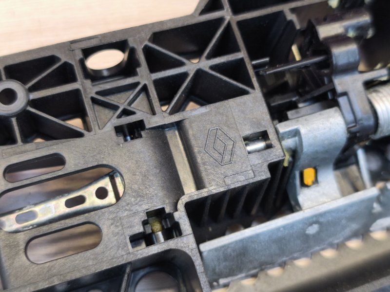 Кронштейн ручки двери