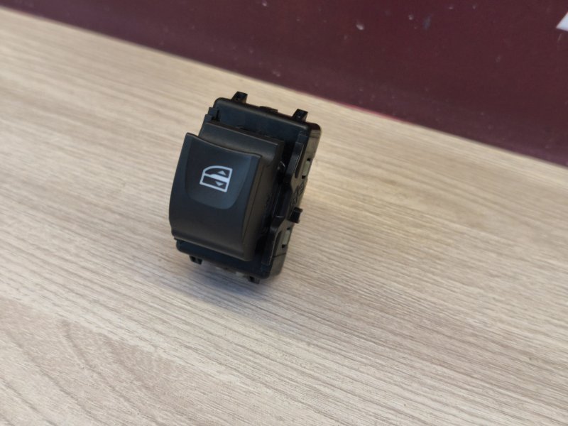 Кнопка стеклоподъемника