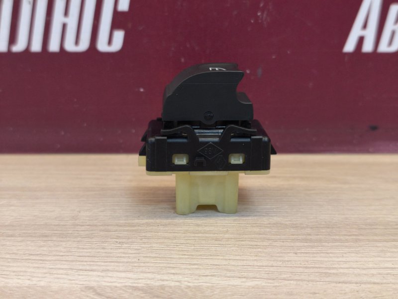 Кнопка стеклоподъемника