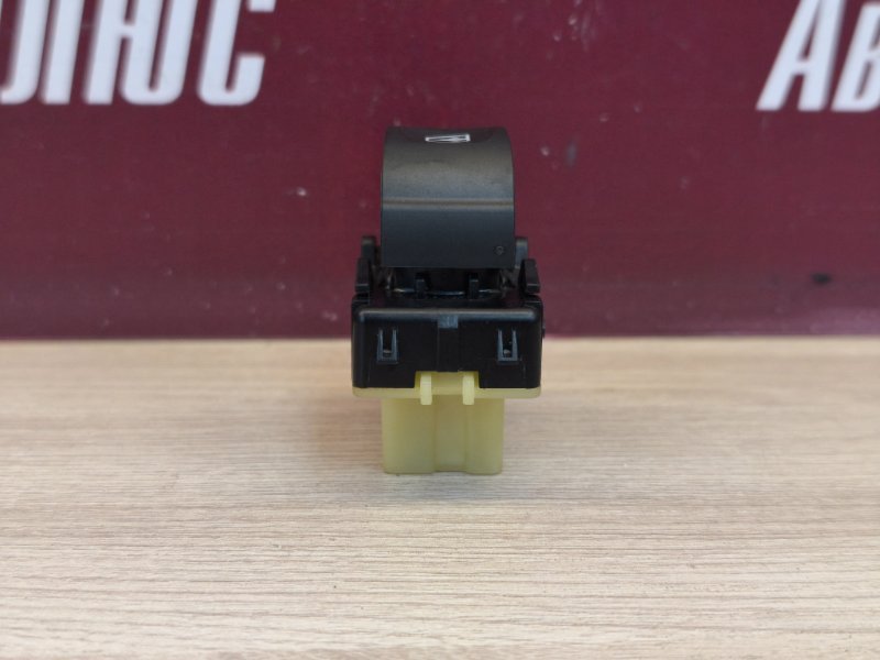 Кнопка стеклоподъемника