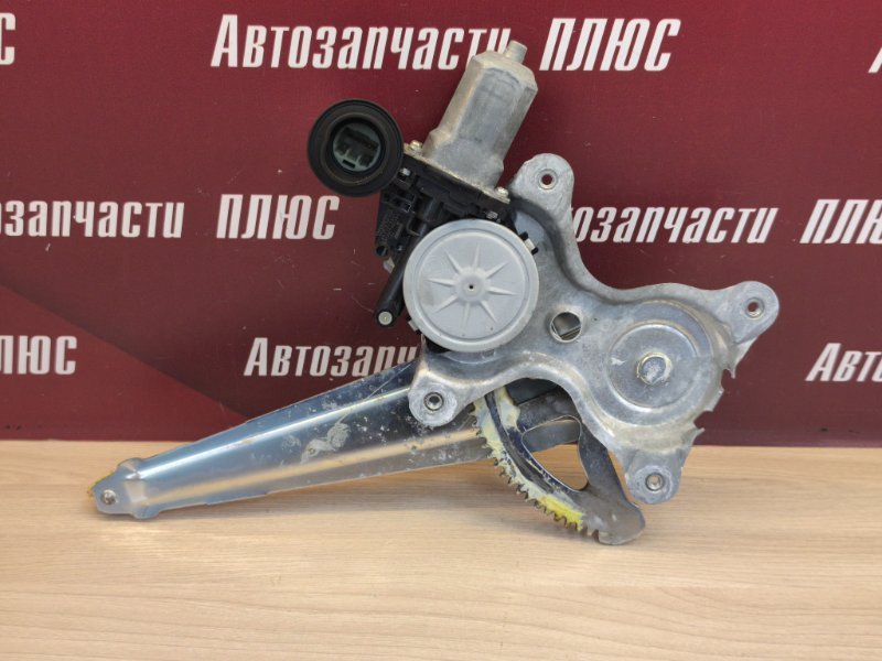 Стеклоподъемник    двери