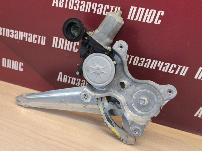 Стеклоподъемник    двери