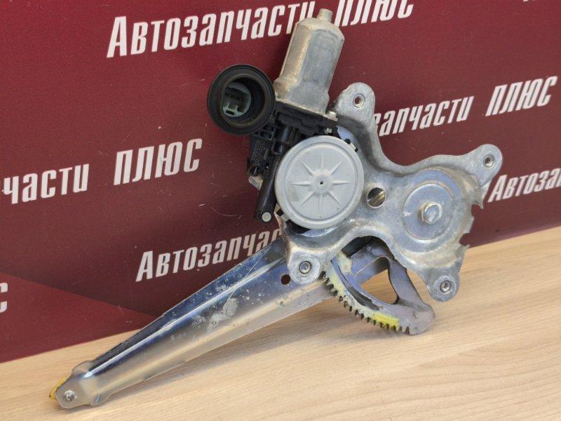 Стеклоподъемник    двери