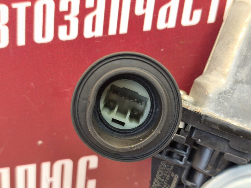 Стеклоподъемник    двери